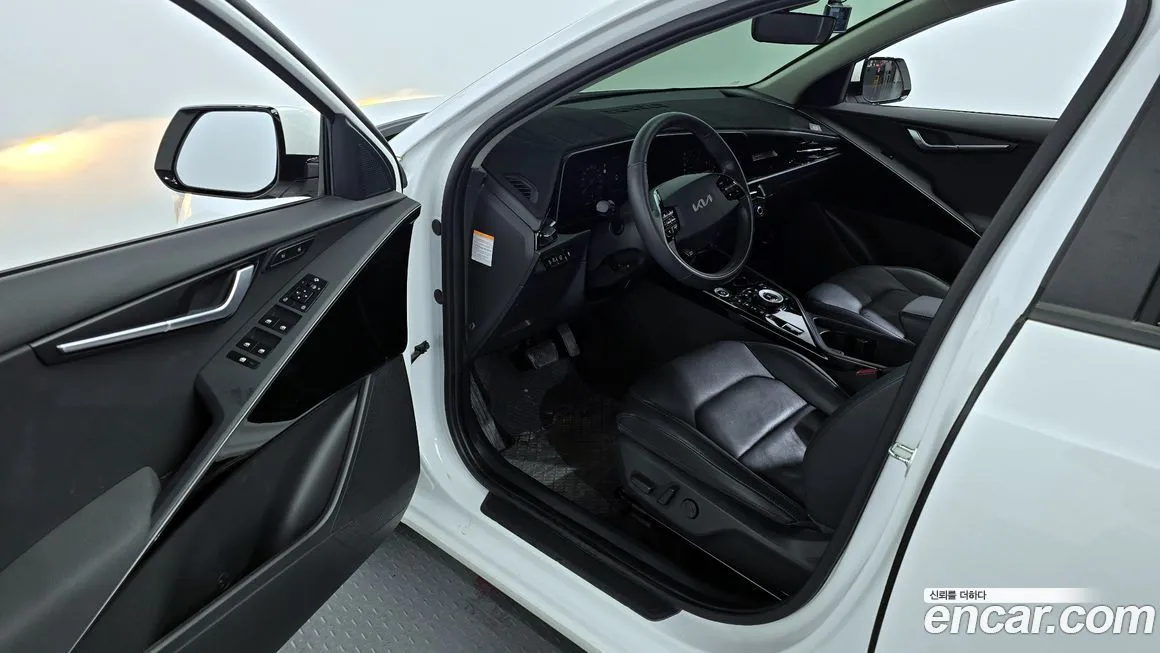 Kia Niro — фото 10