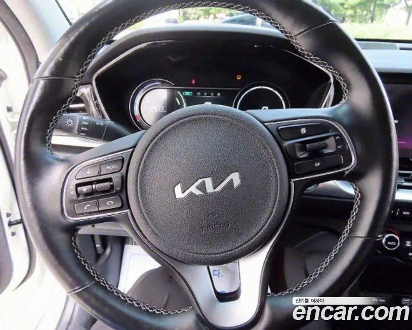 Kia Niro — фото 10