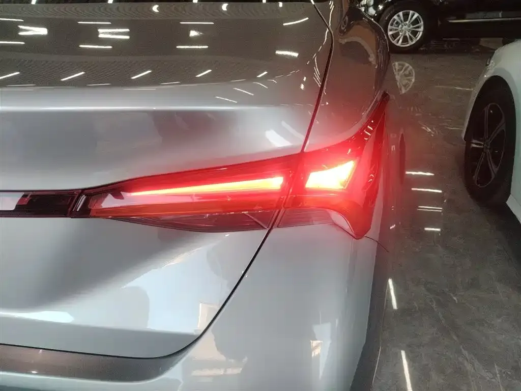 Toyota Avalon 2023 из CN, фото 8