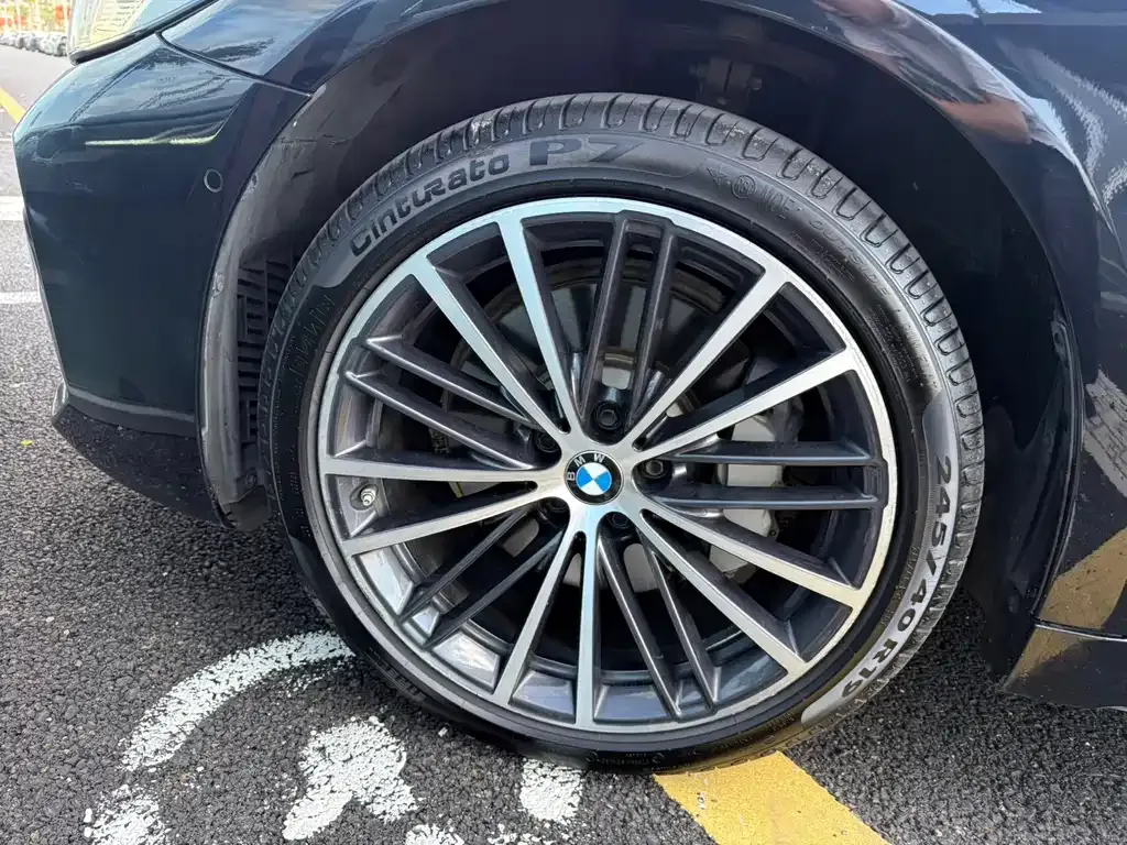 BMW 5 Series 2021 из CN, фото 8
