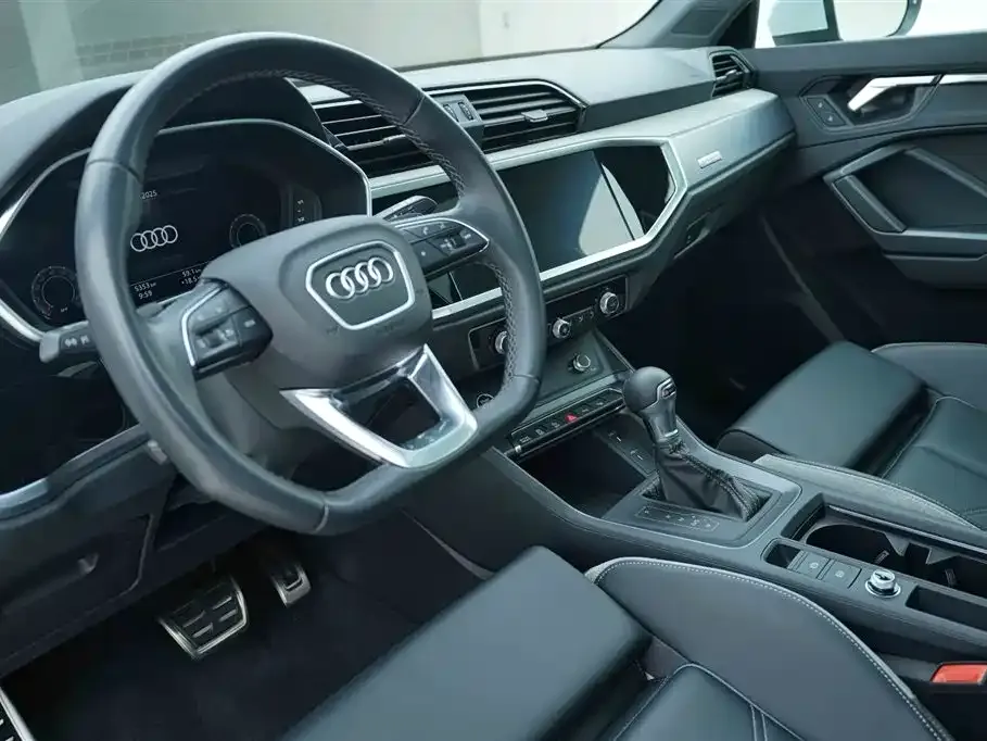Audi Q3 — фото 10