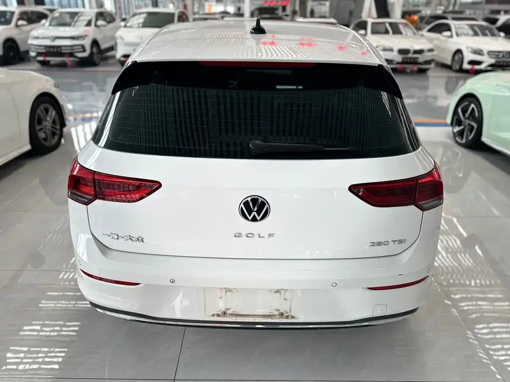 Volkswagen Golf 2022 из CN, фото 10