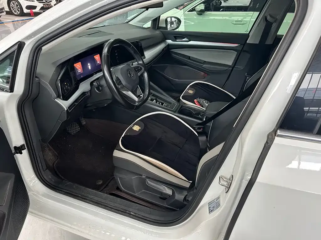 Volkswagen Golf 2022 из CN, фото 4