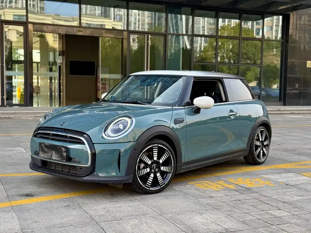 MINI Cooper (3-door) 2023 из CN, фото 1