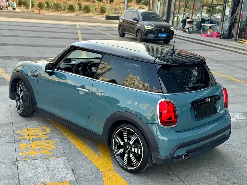 MINI Cooper (3-door) 2023 из CN, фото 6