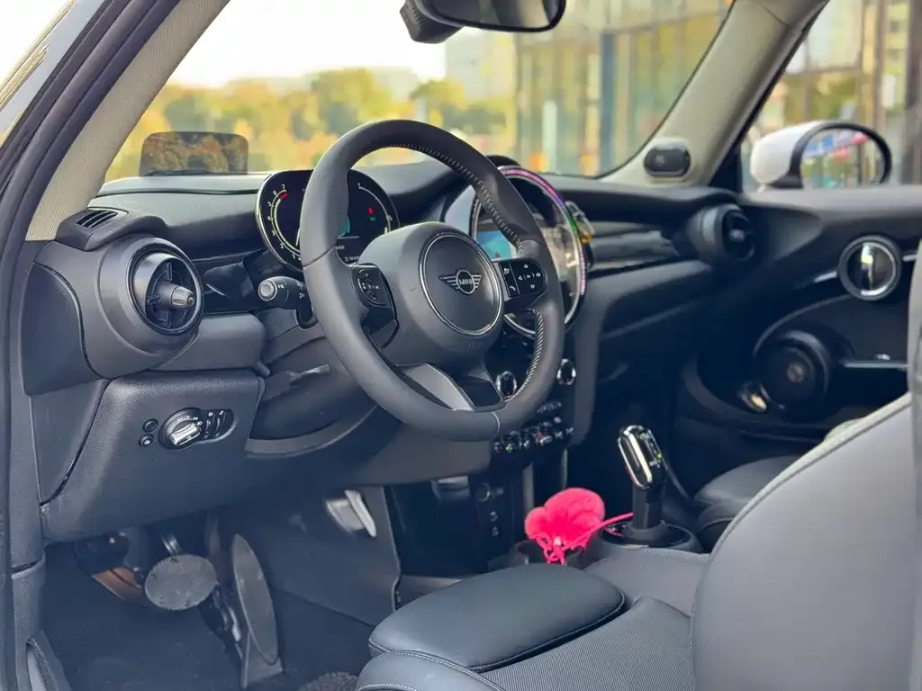 MINI Cooper (3-door) 2023 из CN, фото 8