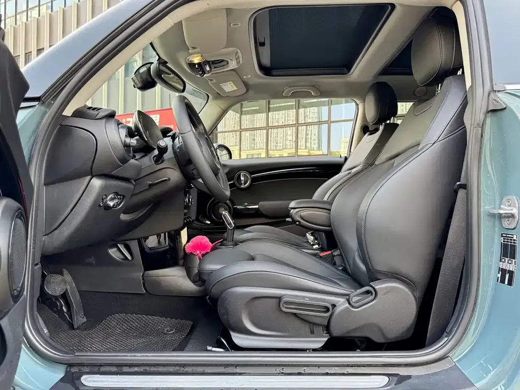 MINI Cooper (3-door) 2023 из CN, фото 9