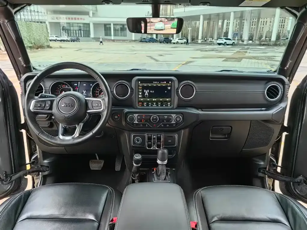 Jeep Gladiator 2023 из CN, фото 10
