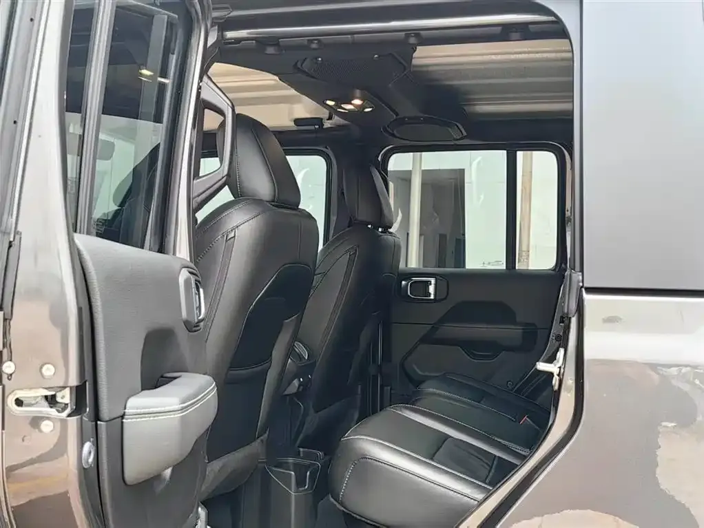 Jeep Gladiator 2023 из CN, фото 7