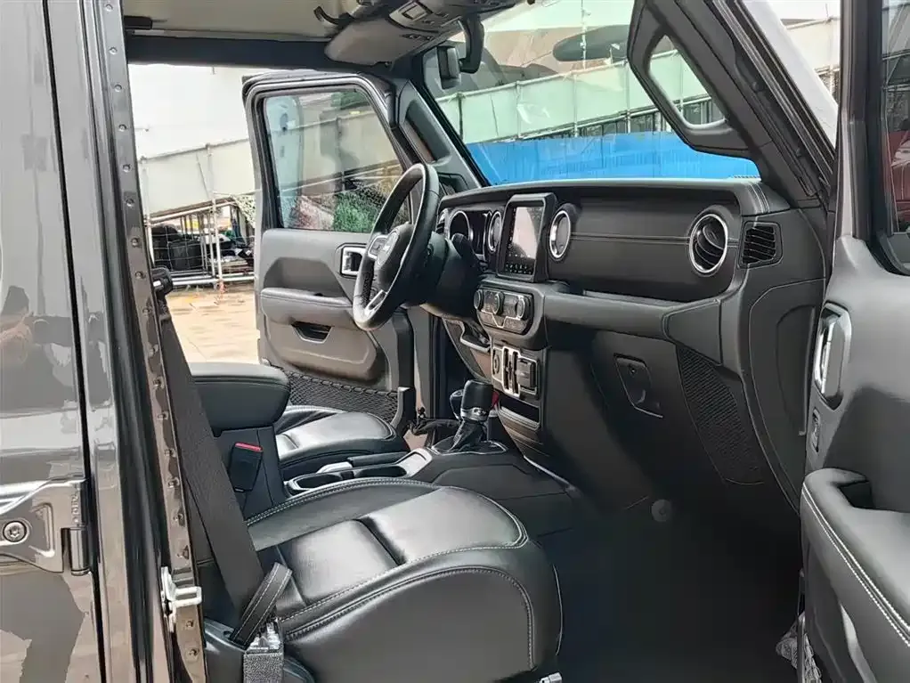 Jeep Gladiator 2023 из CN, фото 8
