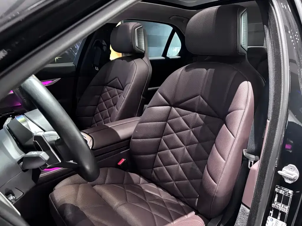 BMW 7 Series 2023 из CN, фото 8