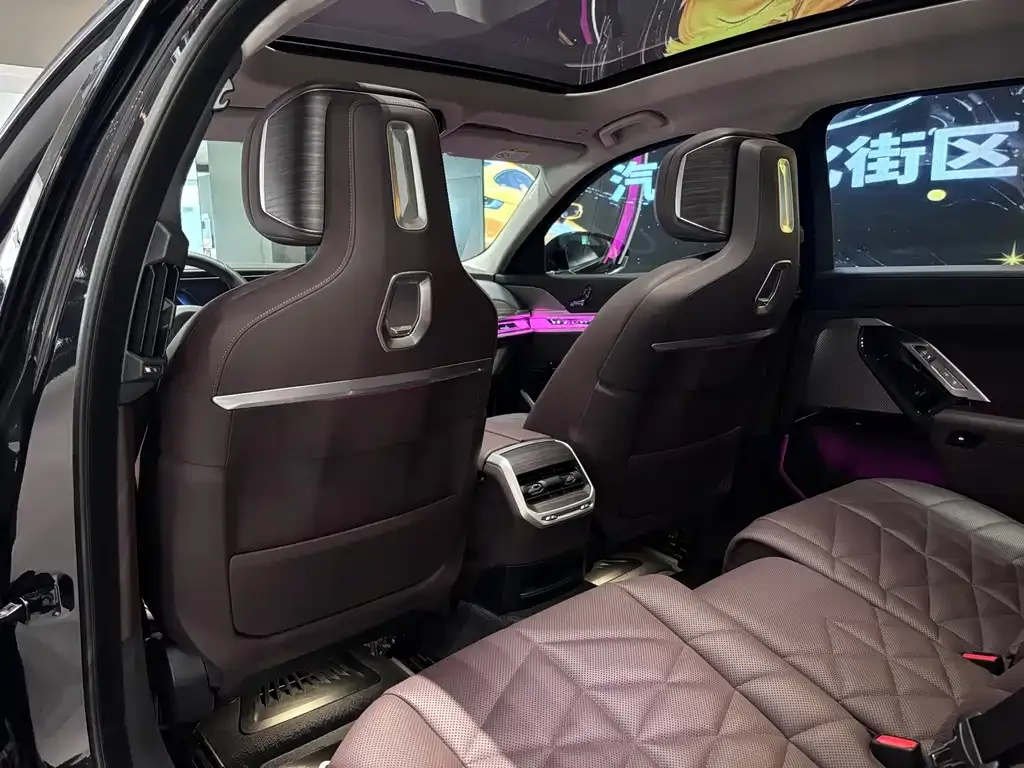 BMW 7 Series 2023 из CN, фото 9