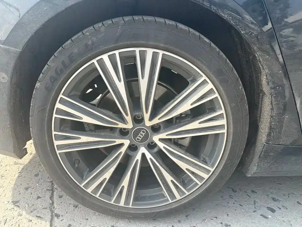 Audi A6L 2023 из CN, фото 9
