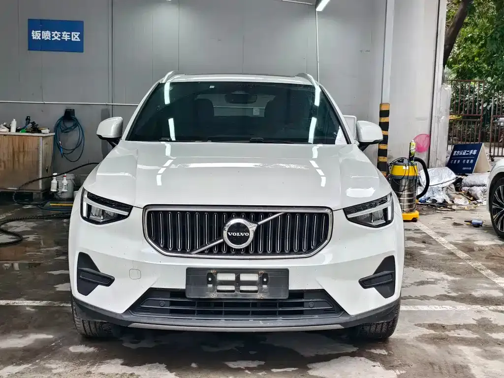 Volvo XC40 — фото 2