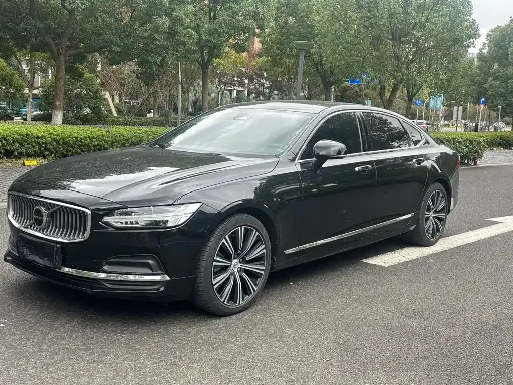 Volvo S90 — фото 1