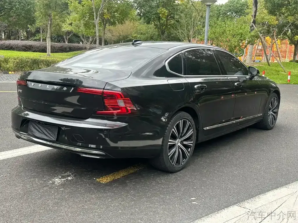 Volvo S90 — фото 10