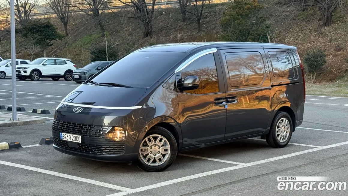 Hyundai Staria — фото 1