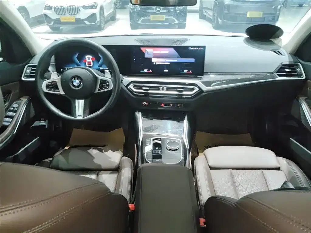 BMW 3 Series 2023 из CN, фото 10