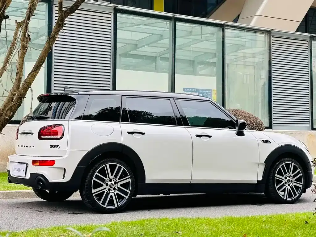 MINI Clubman — фото 8