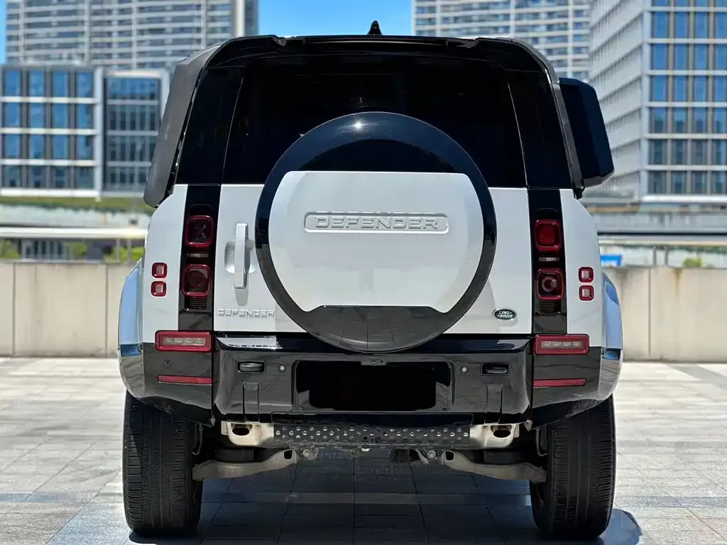 Land Rover Defender — фото 6