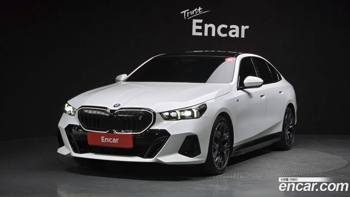 BMW i5
