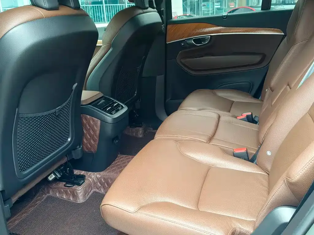 Volvo XC90 2023 из CN, фото 8