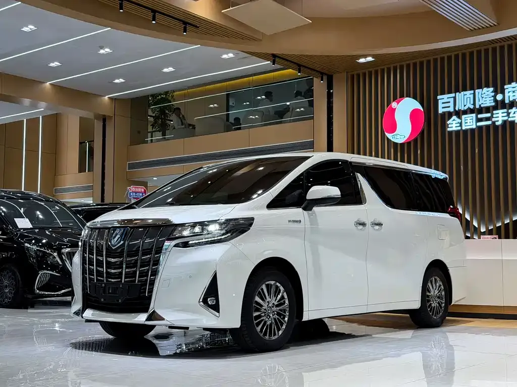 Toyota Alphard 2023 из CN, фото 1