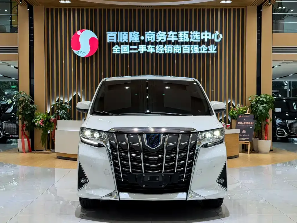 Toyota Alphard 2023 из CN, фото 2