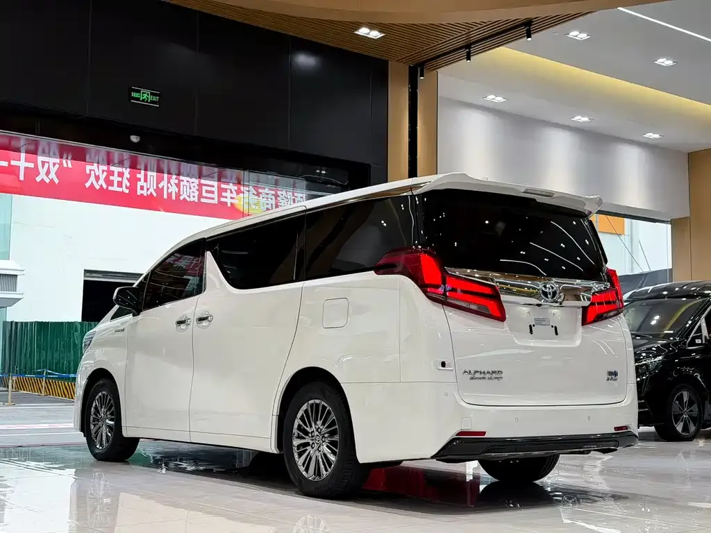 Toyota Alphard 2023 из CN, фото 4