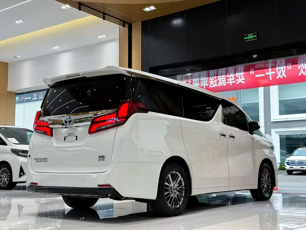 Toyota Alphard 2023 из CN, фото 6