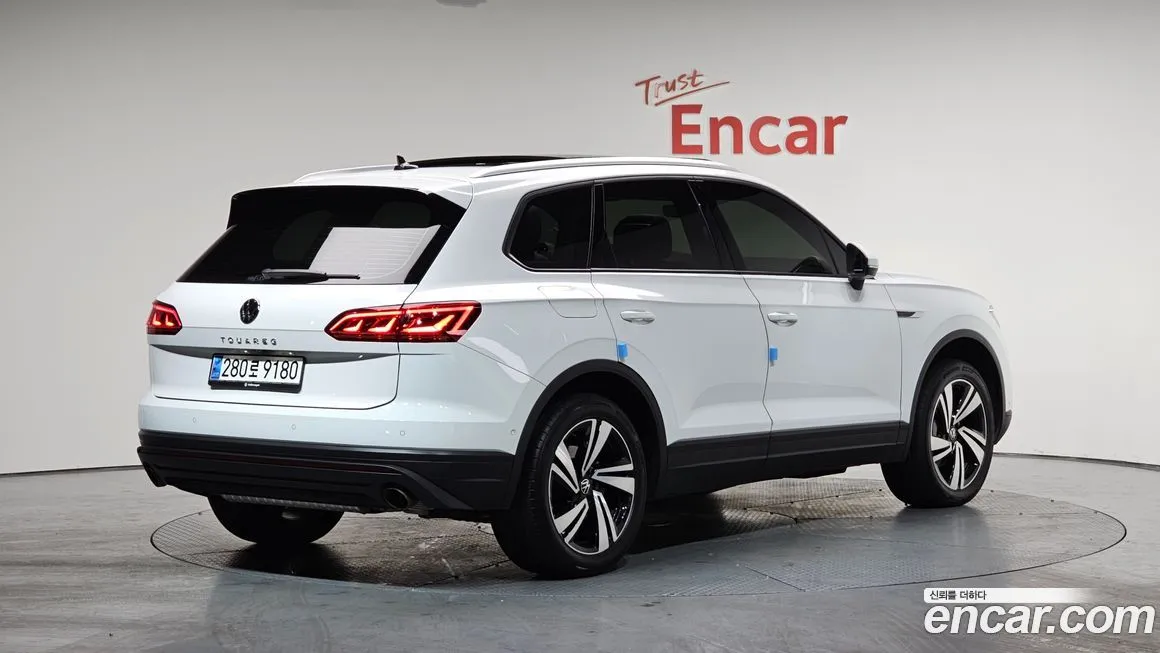 Volkswagen Touareg 2023 из KR, фото 2