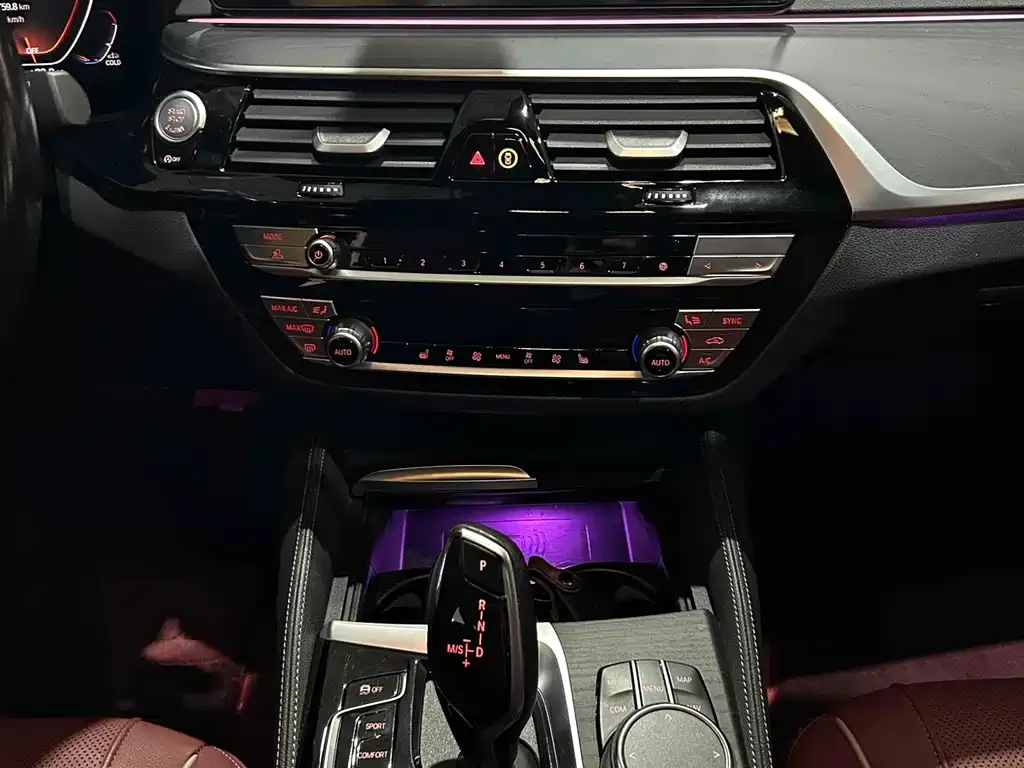BMW 5 Series 2023 из CN, фото 10