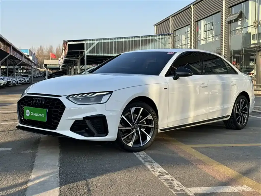 Audi A4L 2023 из CN, фото 2
