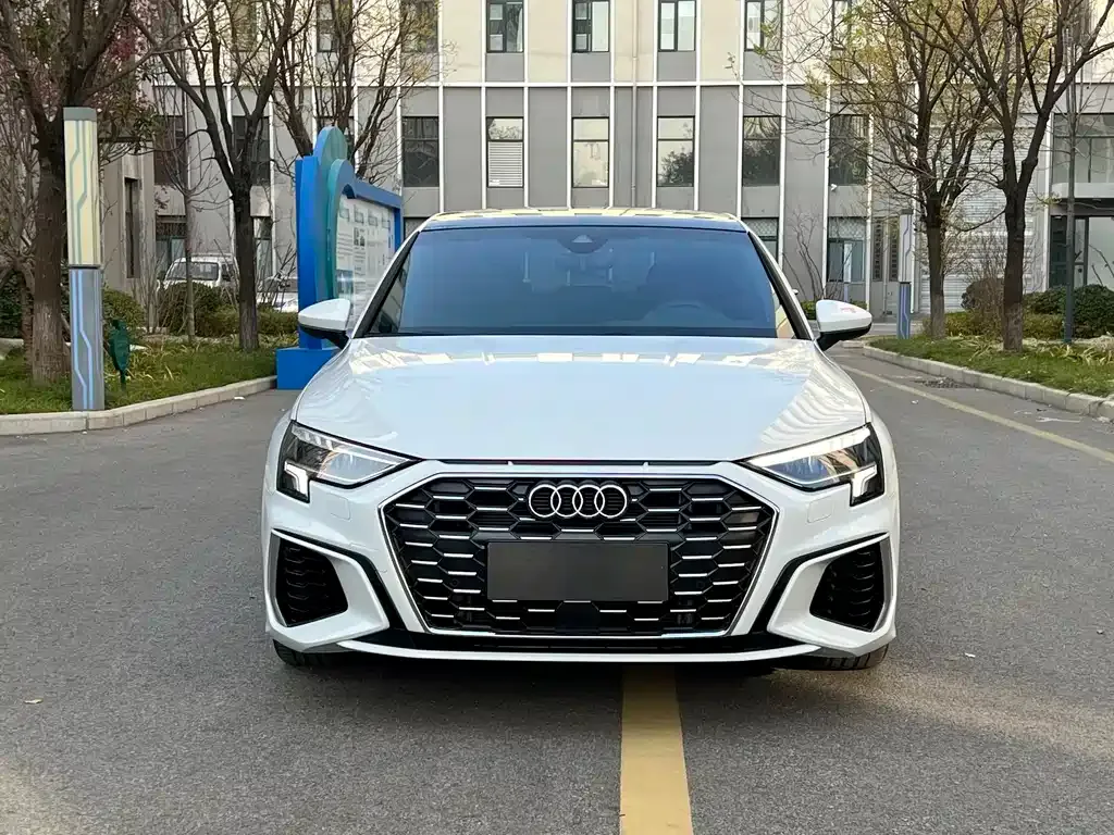 Audi A3 2022 из CN, фото 2