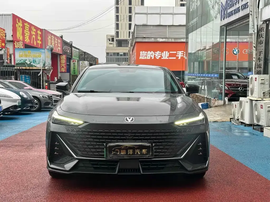 Changan UNI-V iDD — фото 2