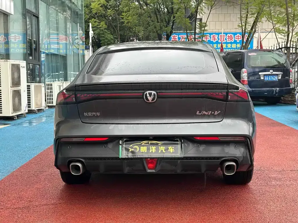 Changan UNI-V iDD — фото 4