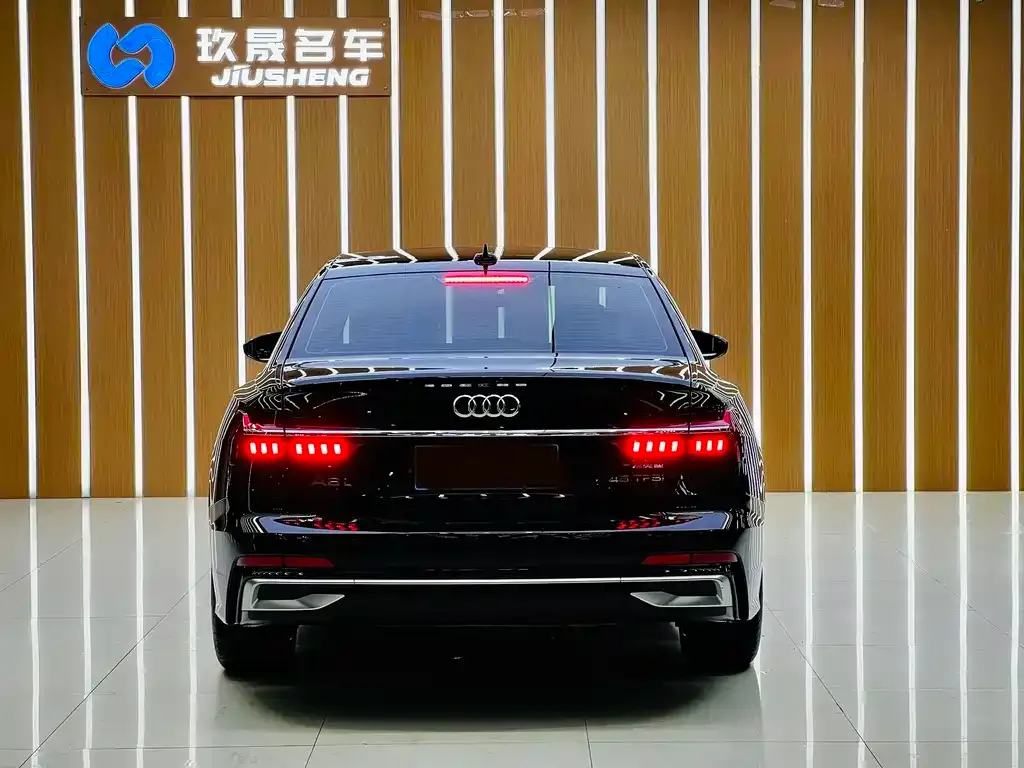 Audi A6L 2023 из CN, фото 2