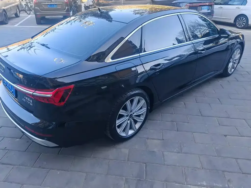 Audi A6L 2023 из CN, фото 6