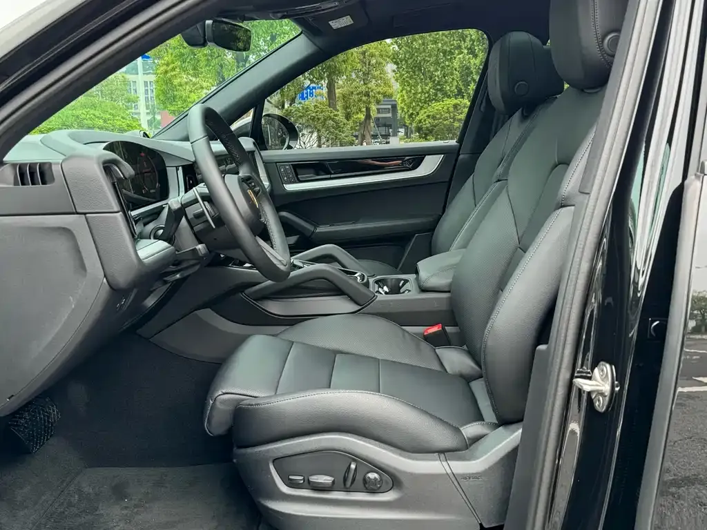 Porsche Cayenne 2023 из CN, фото 6