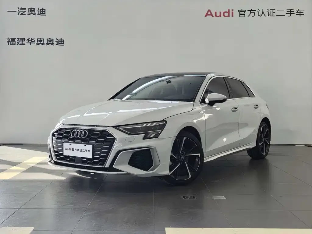 Audi A3 — фото 1