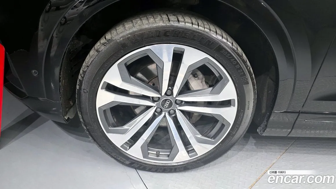 Audi Q8 2023 из KR, фото 5