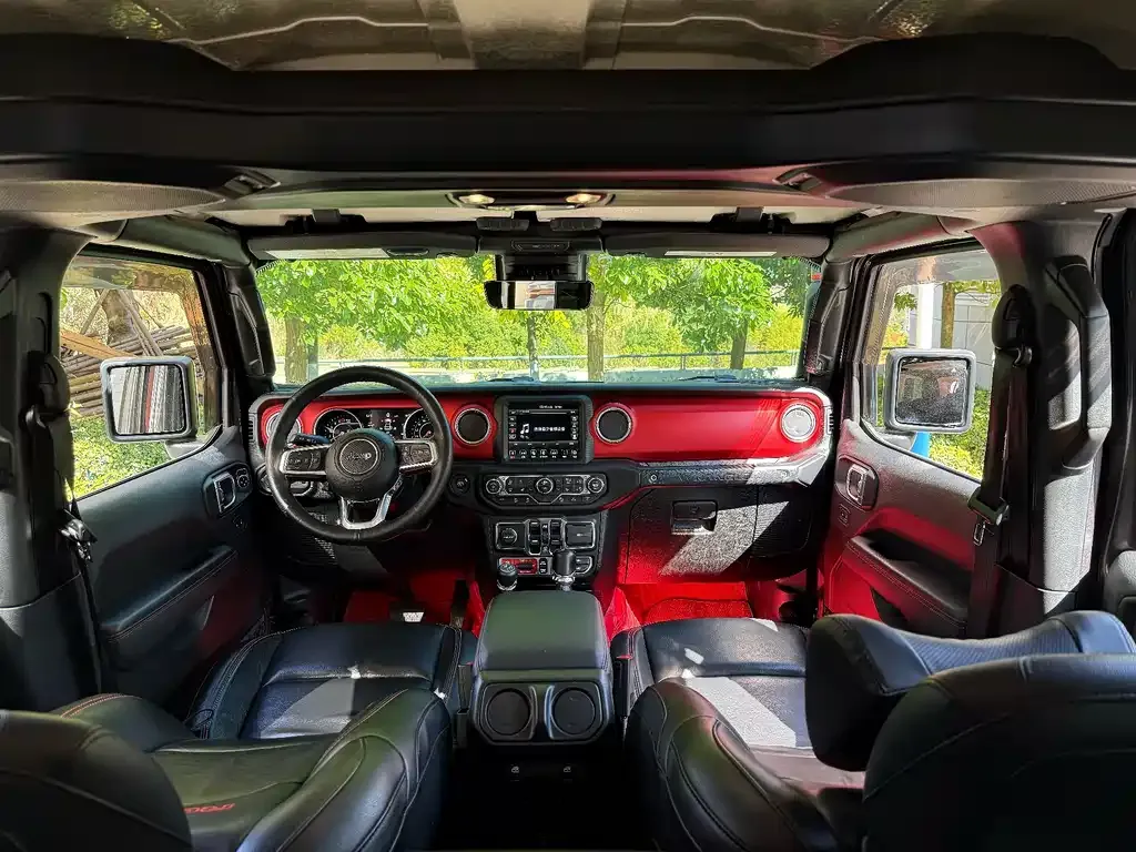 Jeep Wrangler — фото 8