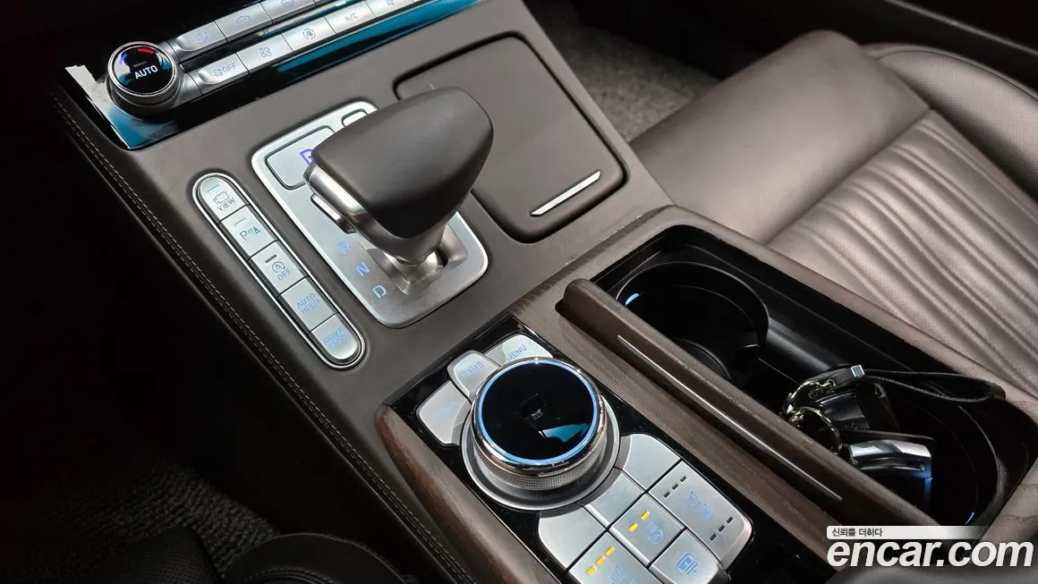 Genesis G90 — фото 9