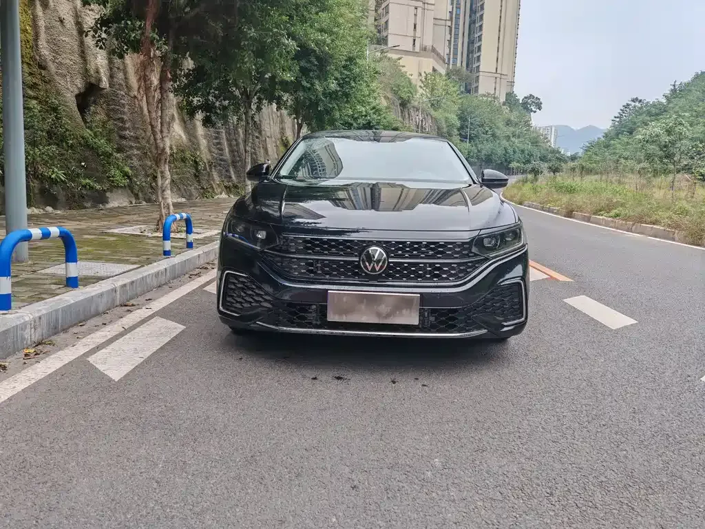 Volkswagen Passat 2023 из CN, фото 2