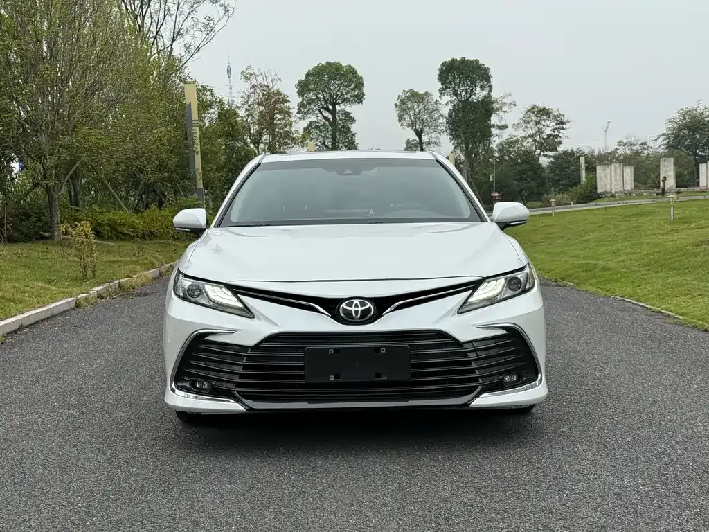 Toyota Camry 2021 из CN, фото 2