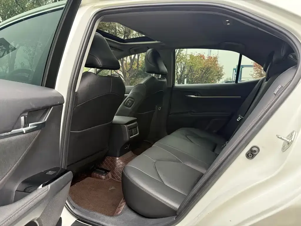 Toyota Camry 2021 из CN, фото 9