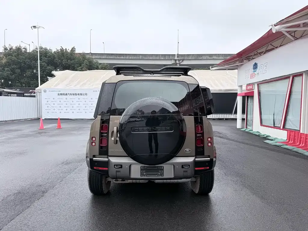 Land Rover Defender — фото 10