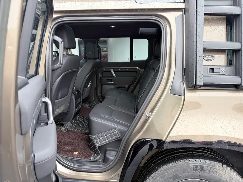 Land Rover Defender — фото 7
