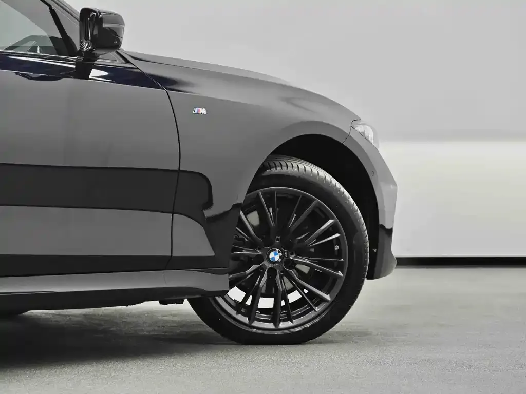 BMW 3 Series 2023 из CN, фото 10