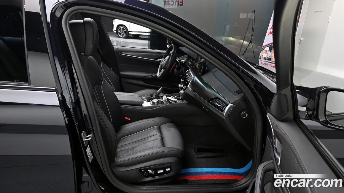 BMW 5-Series 2023 из KR, фото 10